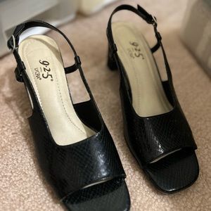 Ladies heels 8.5